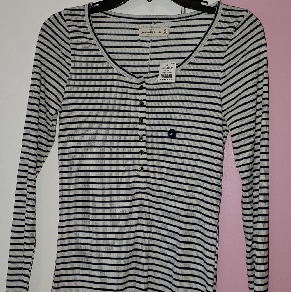 Woman A & F XS Shirt New